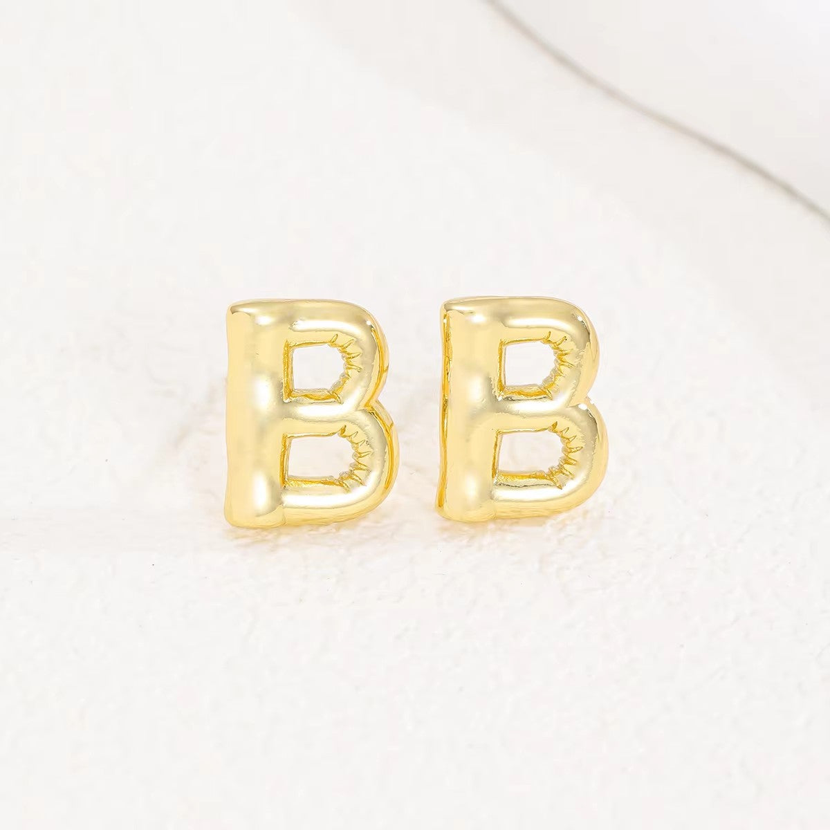 Customized A-Z26 Letters Stainless Steel English Expansion Letter Miscellaneous Senior Sense Stud Earrings